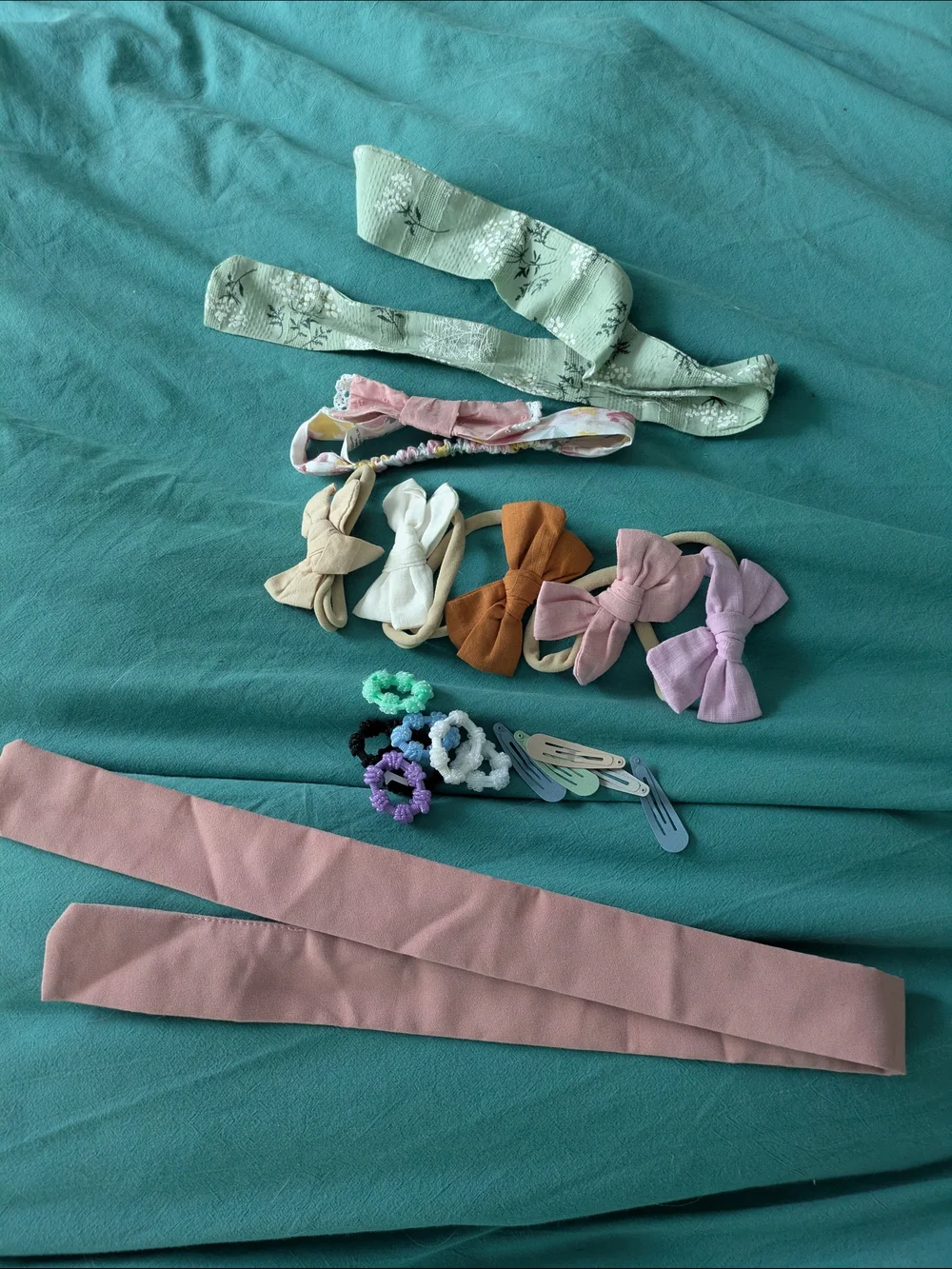 Girls Hair Accessories - Headbands, Clips, Ties, And Scarves
